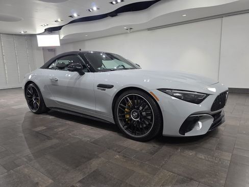Used 2022 Mercedes-Benz SL 63 AMG 4MATIC w/ Driver Assistance Package image 8