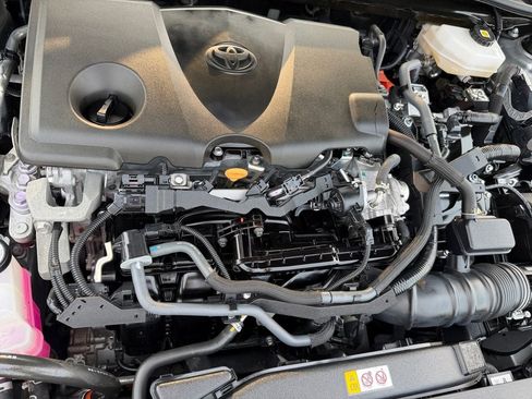 Used 2025 Toyota Camry SE FWD image 30