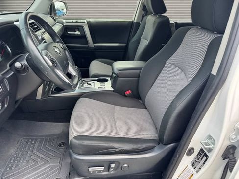 Used 2019 Toyota 4Runner SR5 AWD/4WD image 10