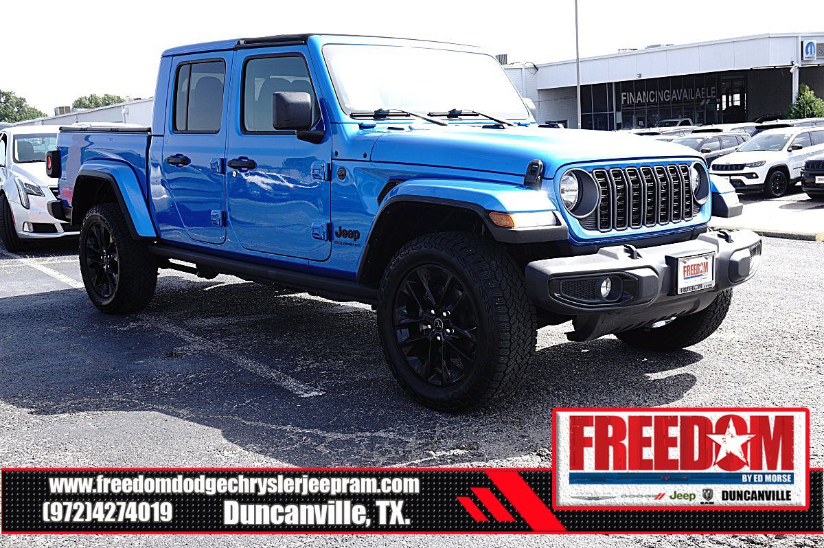 Used 2025 Jeep Gladiator Sport AWD/4WD image 7