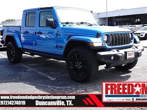 Used 2025 Jeep Gladiator Sport AWD/4WD image 7