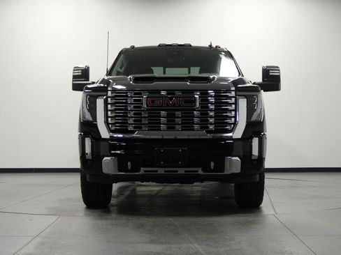 Used 2025 GMC Sierra 2500 Denali AWD/4WD image 9