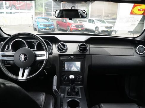 Used 2005 Ford Mustang Premium RWD image 12