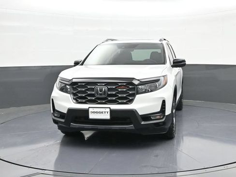 Certified 2024 Honda Passport TrailSport image 30