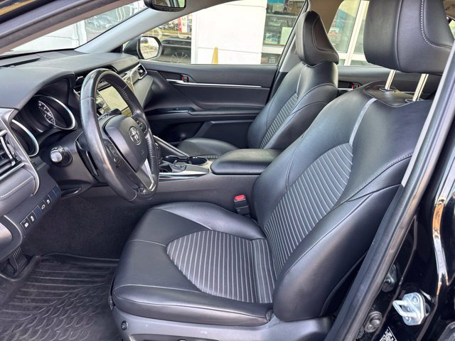 Used 2018 Toyota Camry SE w/ Convenience Package FWD image 10