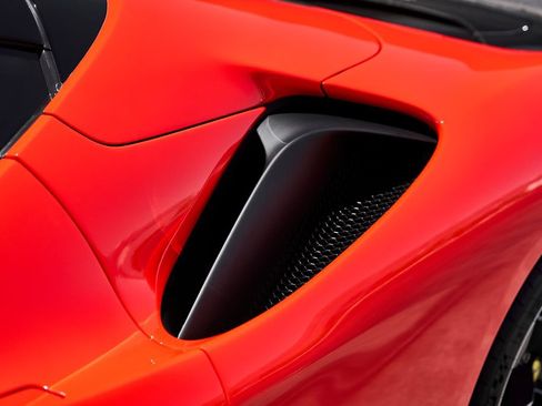 Used 2023 Ferrari SF90 Spider AWD/4WD image 11