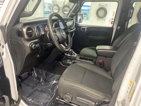 Used 2018 Jeep Wrangler Unlimited Sport S AWD/4WD image 23