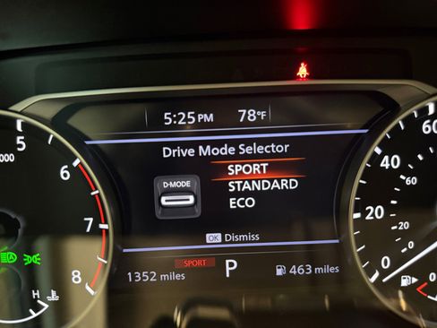 Used 2025 Nissan Rogue SV w/ SV Premium Package image 40