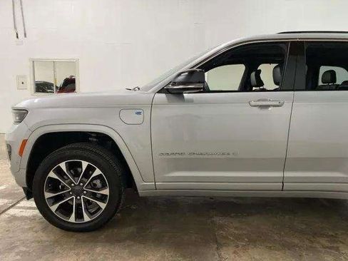Used 2023 Jeep Grand Cherokee Overland w/ Luxury Tech Group IV image 93