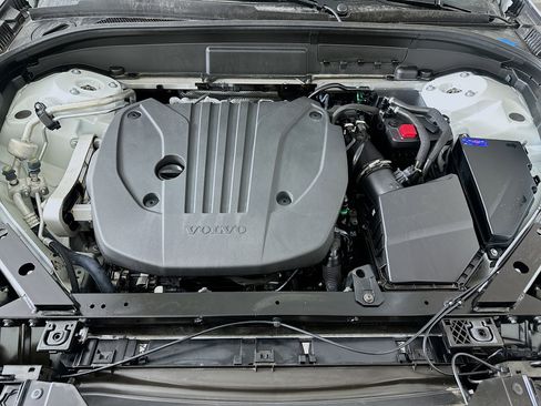 Used 2025 Volvo XC60 B5 Plus image 34