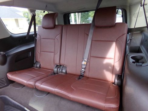 Used 2019 Chevrolet Suburban Premier image 26