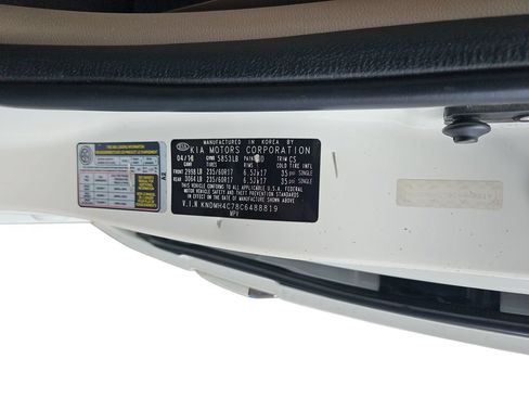 Used 2012 Kia Sedona EX FWD image 29