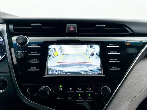 Used 2018 Toyota Camry LE w/ Convenience Package image 7