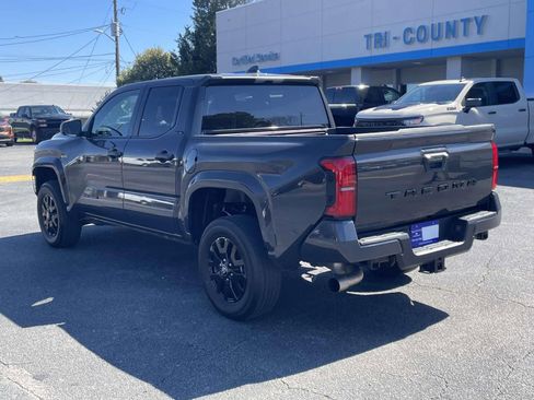 Used 2024 Toyota Tacoma SR5 RWD image 5