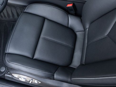 New 2026 Porsche Macan image 24