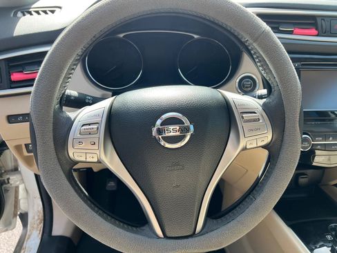 Used 2016 Nissan Rogue SL w/ SL Premium Package FWD image 24