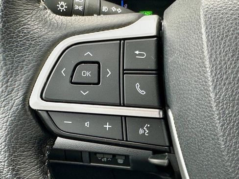 Used 2022 Toyota Sienna XLE image 19