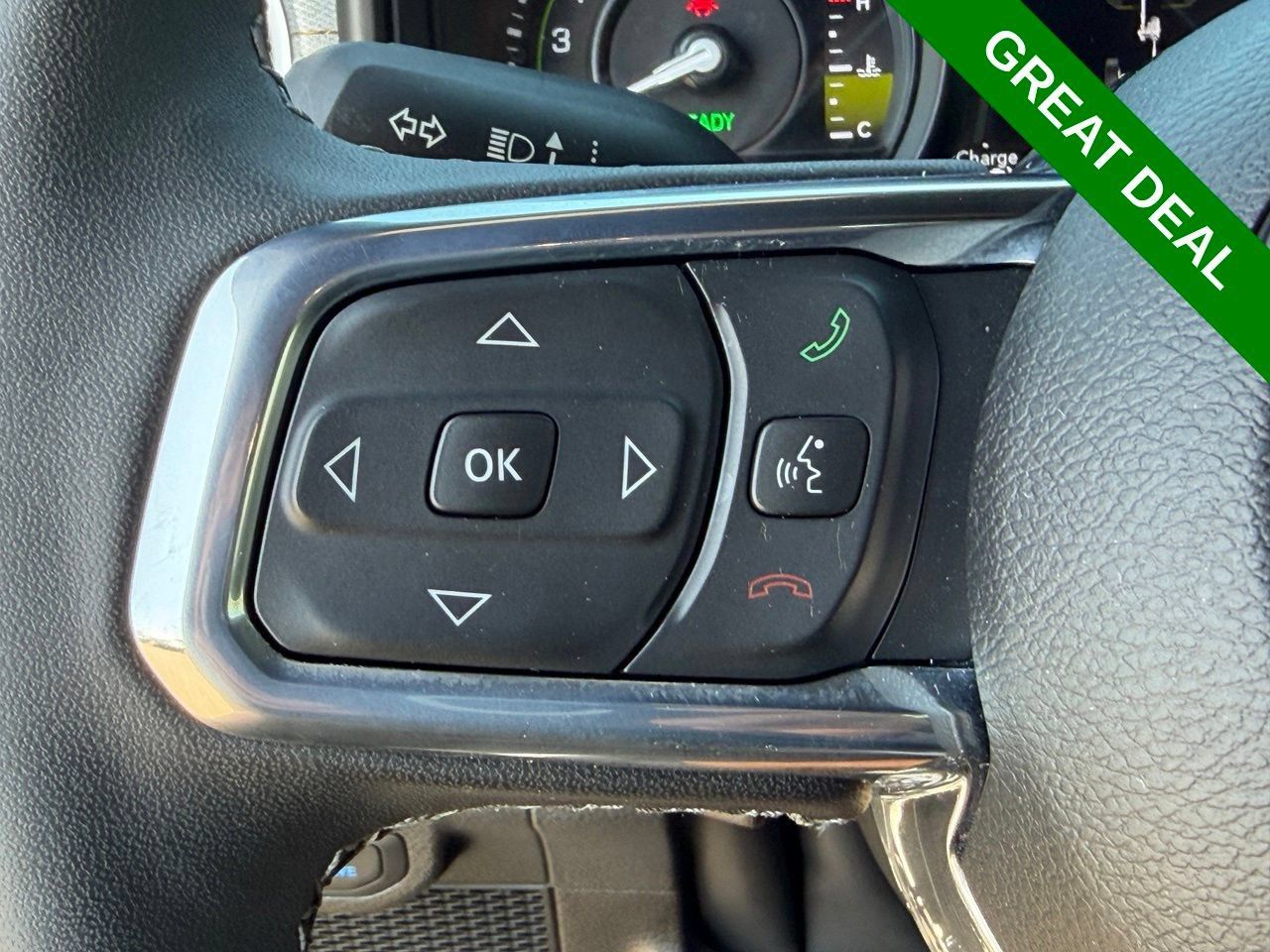 Used 2025 Jeep Wrangler Unlimited Sahara w/ Safety Group AWD/4WD image 19