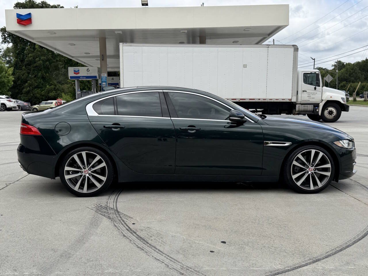 Used 2017 Jaguar XE Prestige RWD image 19