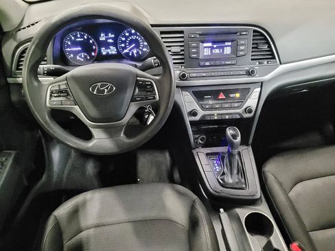 Used 2018 Hyundai Elantra SE FWD image 21