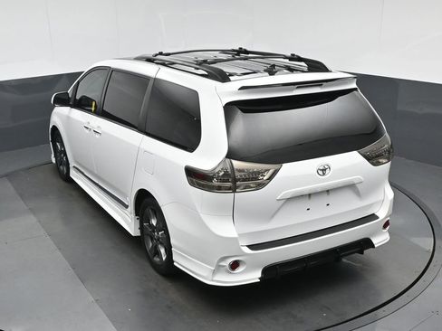 Used 2016 Toyota Sienna SE Premium w/ Protection Package FWD image 78