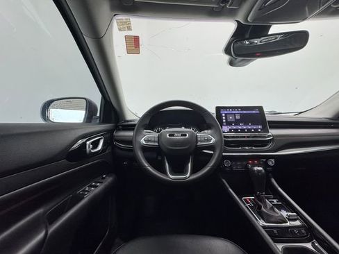 Used 2022 Jeep Compass Trailhawk AWD/4WD image 18