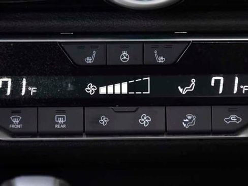 Used 2025 Nissan Sentra SR w/ SR Premium Package image 23