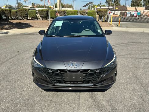 Used 2021 Hyundai Elantra SEL w/ Cargo Package FWD image 3