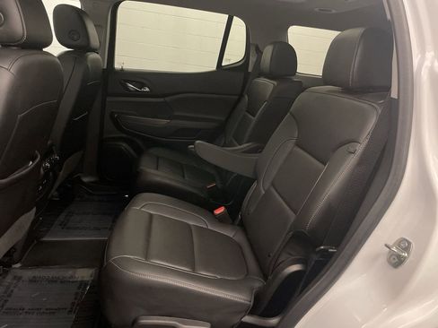 Used 2022 GMC Acadia SLT w/ Preferred Package image 19