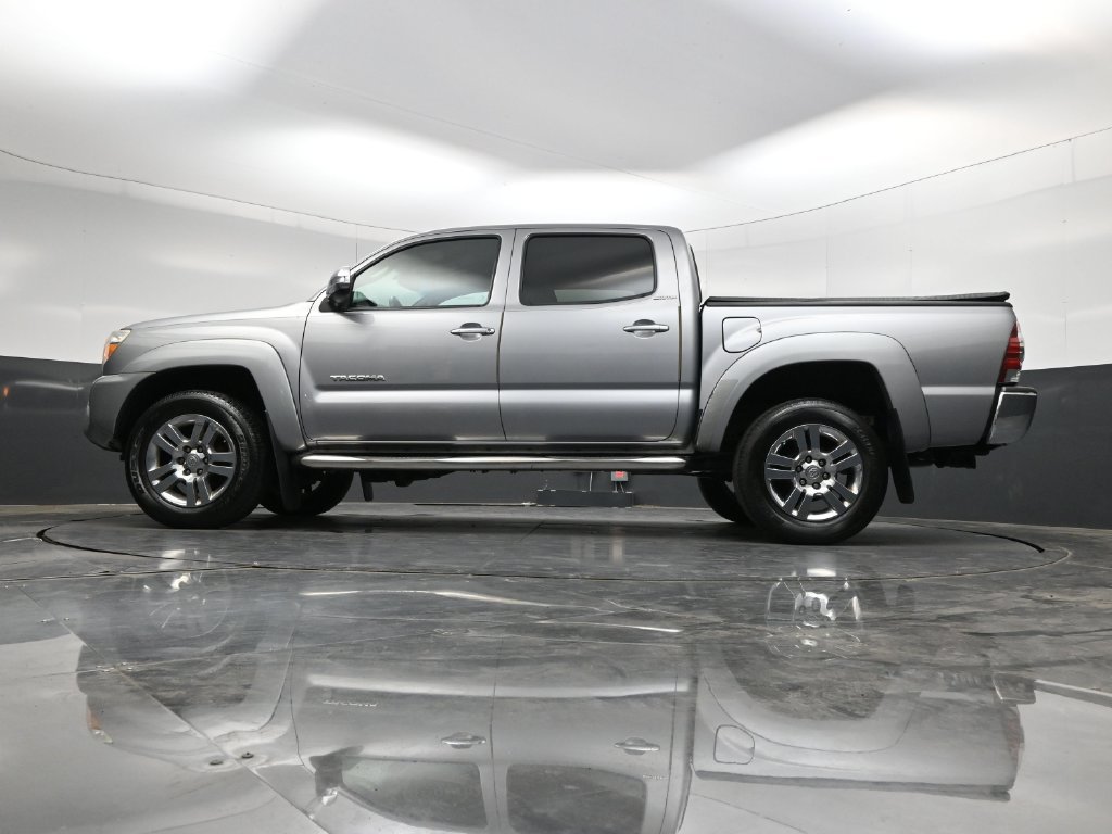 Used 2015 Toyota Tacoma 4x4 Double Cab w/ Limited Package image 35