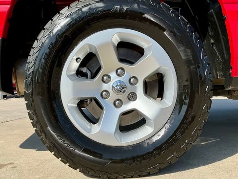 Used 2019 RAM 1500 Tradesman image 22