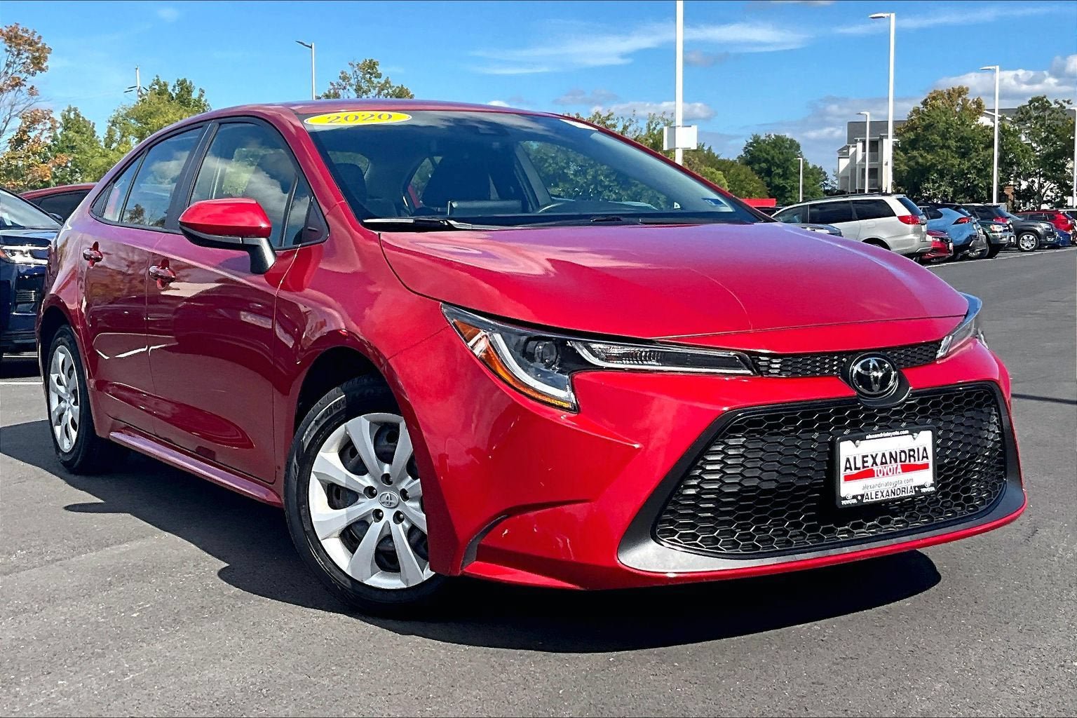 Used 2020 Toyota Corolla LE FWD image 2