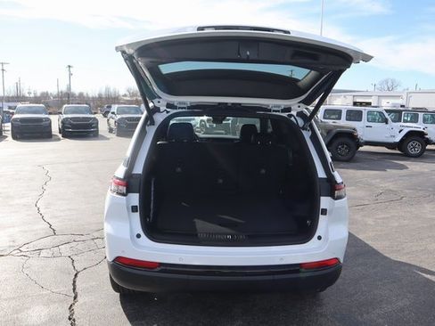 New 2025 Jeep Grand Cherokee Limited w/ Black Appearance Package image 24