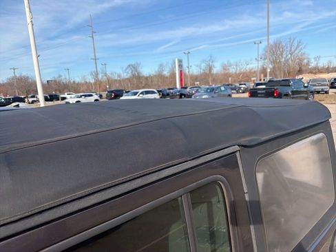 Used 2018 Jeep Wrangler Unlimited Sport image 6