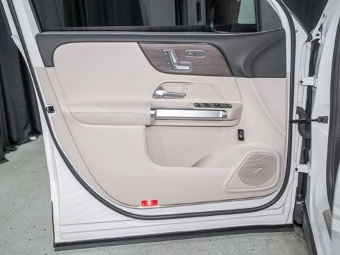 New 2026 Mercedes-Benz GLB 250 image 11