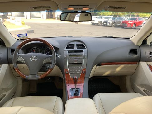 Used 2011 Lexus ES 350 w/ Preferred Accessory Package FWD image 29