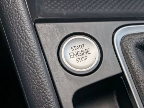Used 2024 Volkswagen Jetta SE FWD image 29