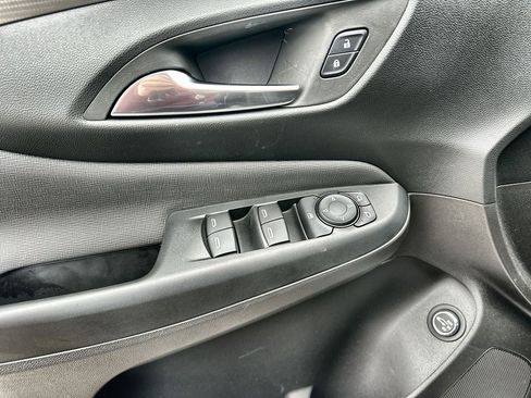 Used 2025 Buick Envista Avenir image 23