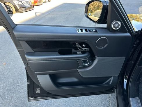Used 2018 Land Rover Range Rover HSE image 10