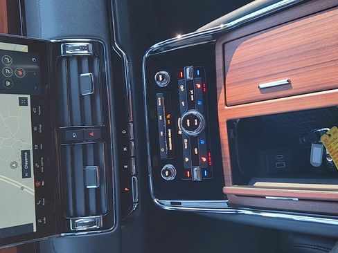 Used 2024 Lincoln Navigator L 4WD image 14