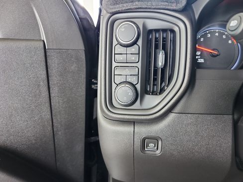 Used 2023 Chevrolet Silverado 1500 Custom Trail Boss AWD/4WD image 12