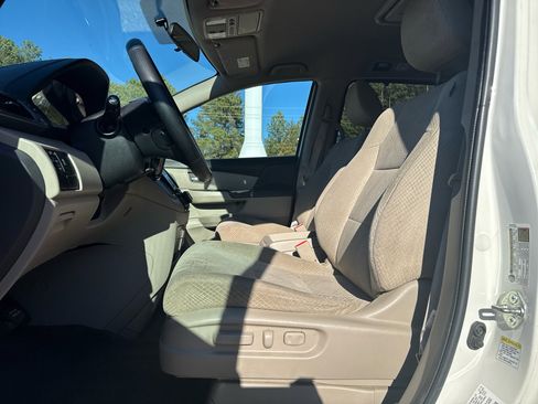 Used 2016 Honda Odyssey SE image 11