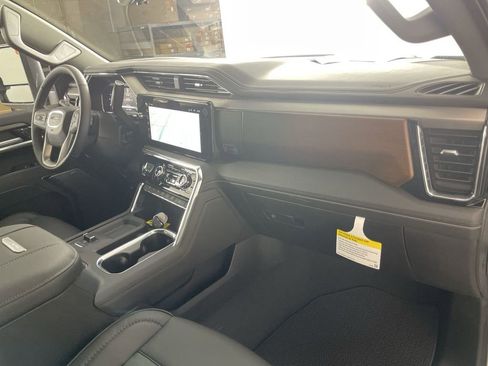 New 2025 GMC Sierra 2500 Denali w/ Denali Reserve Package image 30