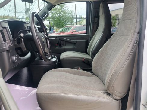 Used 2017 Chevrolet Express 2500 LS image 24
