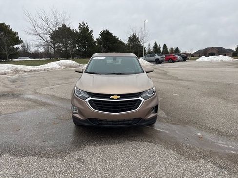 Used 2018 Chevrolet Equinox LT image 2