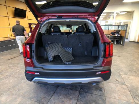 Used 2023 Kia Sorento AWD image 19