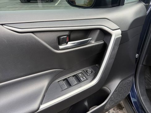 Used 2022 Toyota RAV4 XLE image 21