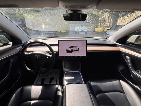 Used 2023 Tesla Model 3 Standard Range image 10