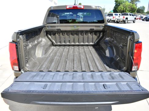 Used 2024 Chevrolet Colorado W/T RWD image 8