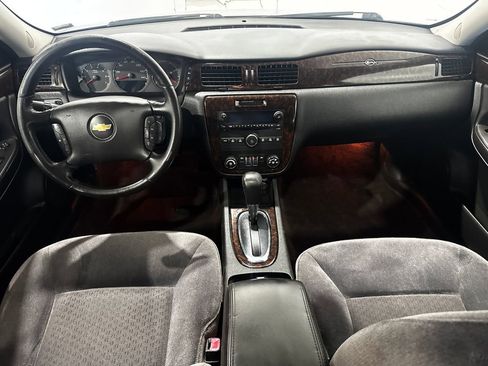 Used 2014 Chevrolet Impala LT w/ LT Sunroof Package FWD image 24